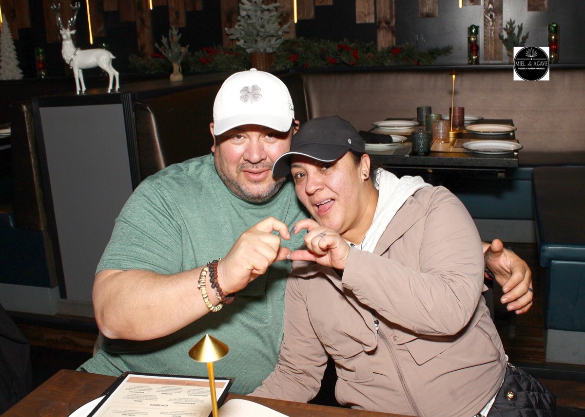 Love in every pose at Miel de Agave