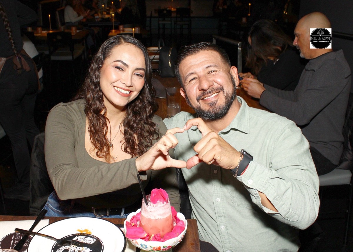 Cocktails and good company at Miel de Agave